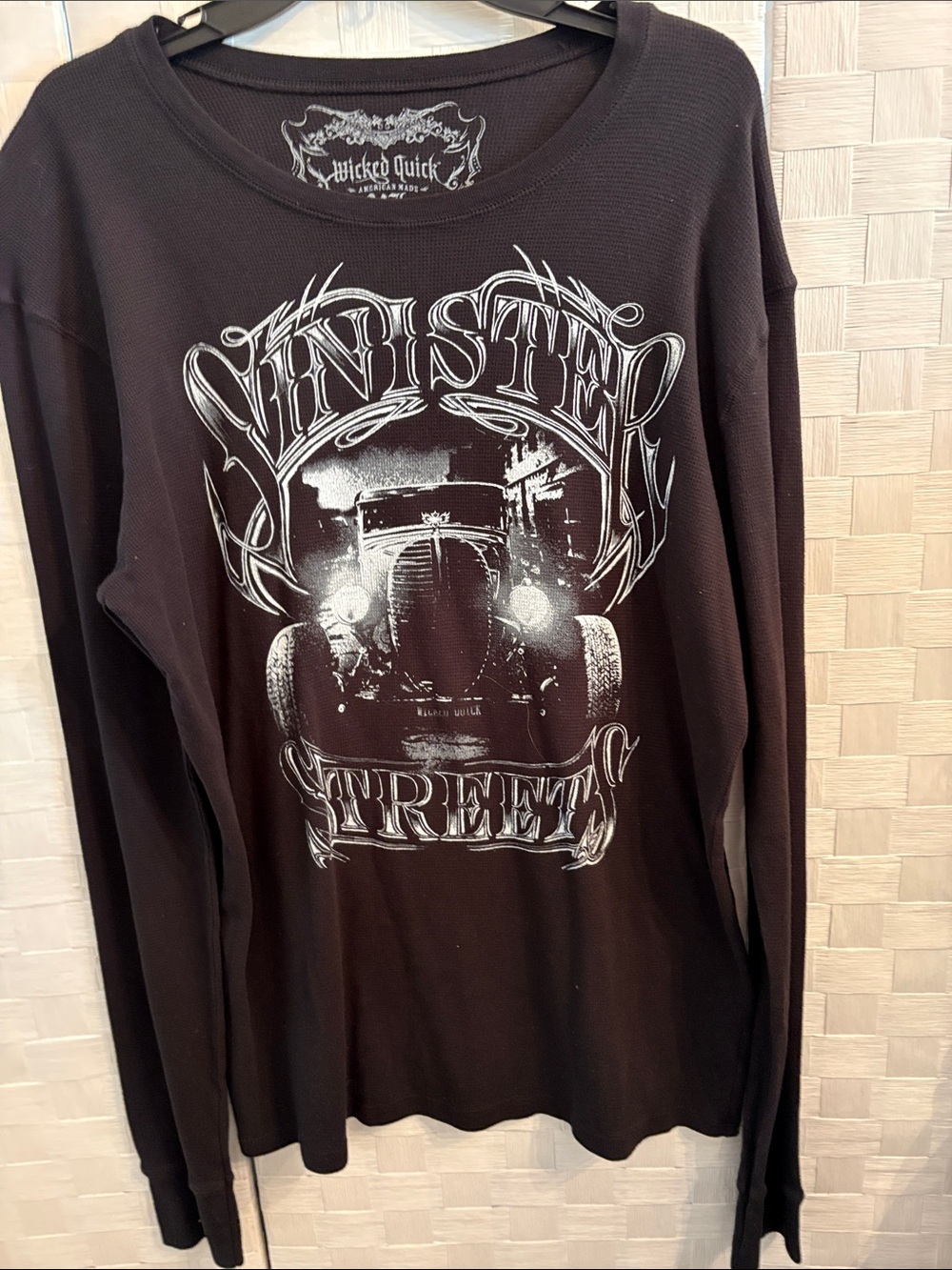 Wicked Quick Men’s Black 'Sinister Streets' Graphic Long-Sleeve Shirt
